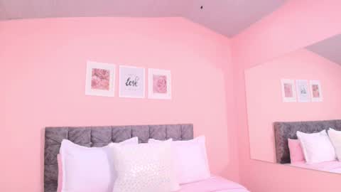 Snapshot of maddie_beauty chatting on 18, 9, 2025 Maddie online show from 18, 9, 2025