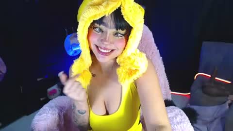 Snapshot of maddiie_and_clyde chatting on 21, 6, 2026 maddiie and clyde online show from 21, 6, 2026