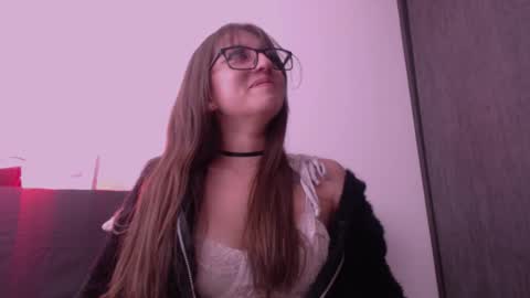 Snapshot of maddy_14 chatting on 7, 11, 2025 Maddy UwU online show from 7, 11, 2025