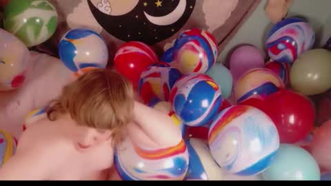 Maddy Cat online show from 16, 12, 2025