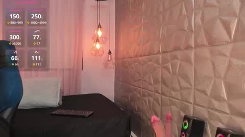 Maddy  online show from 29, 10, 2025