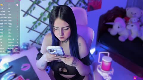 Maddy Foox online show from 3, 1, 2025