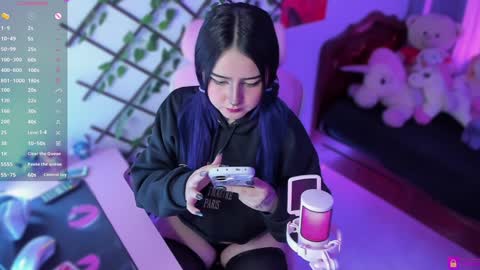 Maddy Foox online show from 6, 1, 2025