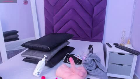 maddyjohnsonn online show from 7, 2, 2025