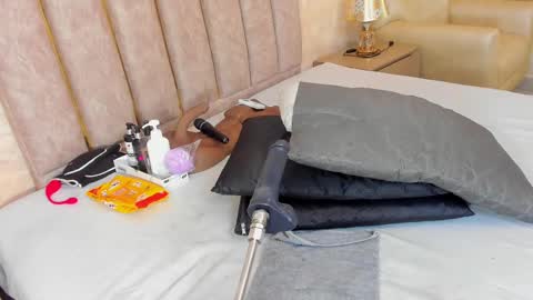 maddyjohnsonn online show from 23, 2, 2025