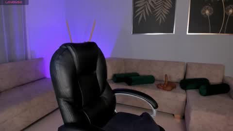 Maddy Owens online show from 16, 10, 2025