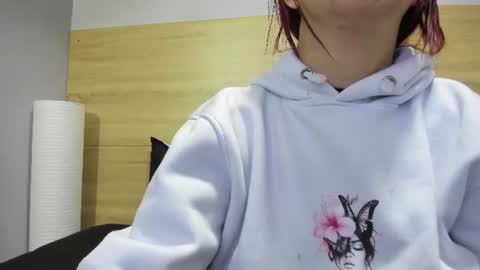 Snapshot of madelaine_blosson chatting on 26, 6, 2026 Madelaine online show from 26, 6, 2026