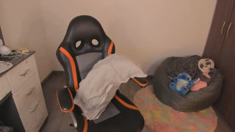 madelaine_taylor online show from 30, 9, 2025