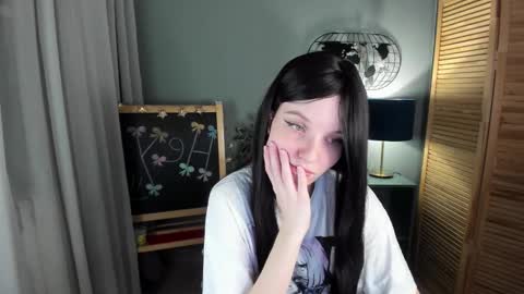 Snapshot of madelaines chatting on 18, 11, 2025 madelaines online show from 18, 11, 2025