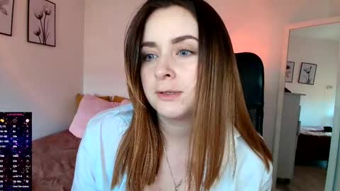 Snapshot of madelamee chatting on 14, 10, 2025 madelamee online show from 14, 10, 2025