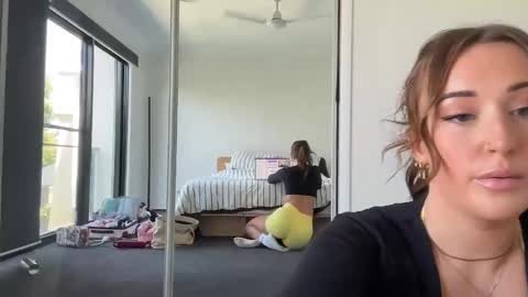 Snapshot of madelineharper chatting on 19, 9, 2025 Madeline Harper online show from 19, 9, 2025