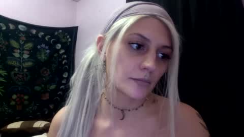 Snapshot of madelinevalentine chatting on 21, 9, 2025 madeline online show from 21, 9, 2025