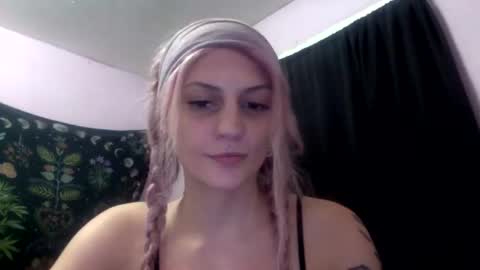 Snapshot of madelinevalentine chatting on 22, 9, 2025 madeline online show from 22, 9, 2025