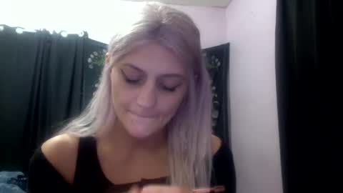 Snapshot of madelinevalentine chatting on 2, 10, 2025 madeline online show from 2, 10, 2025