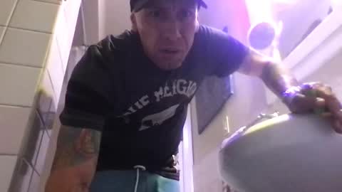 madeyoulook818 online show from 15, 4, 2026