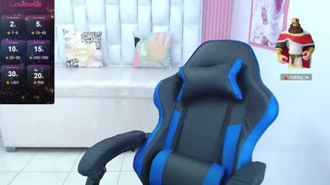 Madhison  online show from 5, 3, 2025