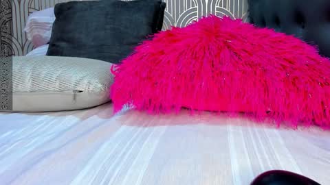 Snapshot of madison_milan chatting on 18, 12, 2024 online show from 18, 12, 2024
