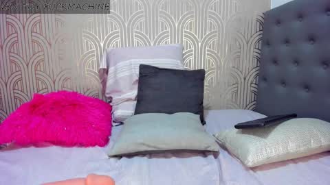 Snapshot of madison_milan chatting on 22, 12, 2024 online show from 22, 12, 2024