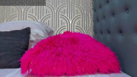Snapshot of madison_milan chatting on 31, 12, 2024 online show from 31, 12, 2024
