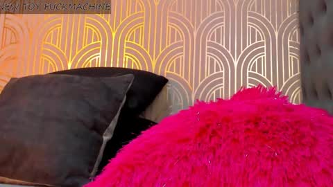 Snapshot of madison_milan chatting on 13, 1, 2025 online show from 13, 1, 2025