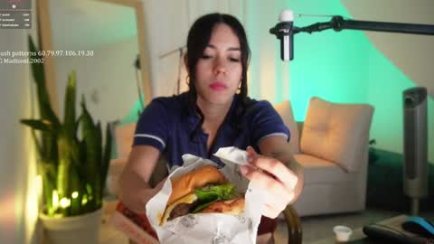 Snapshot of madisonlara chatting on 1, 1, 2025 madisonlara online show from 1, 1, 2025