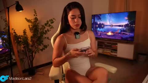 Snapshot of madisonlara chatting on 16, 11, 2025 madisonlara online show from 16, 11, 2025