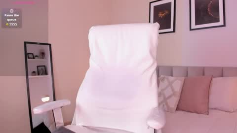 Snapshot of madisson_blue_ chatting on 21, 5, 2026 madisson_blue_ online show from 21, 5, 2026