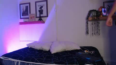    online show from 29, 3, 2026