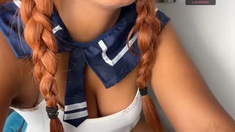 Snapshot of madsnextdoor chatting on 19, 10, 2025 Maddie online show from 19, 10, 2025