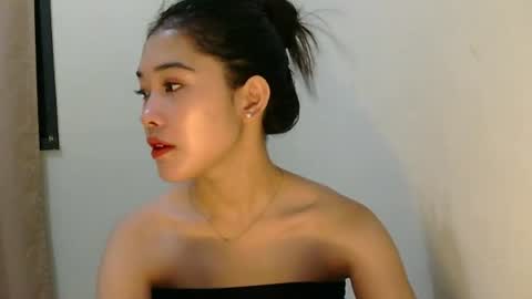 Snapshot of mae_luna chatting on 18, 6, 2026 mae_luna online show from 18, 6, 2026
