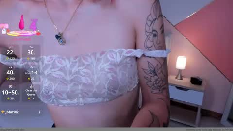 Mae Lyra online show from 5, 1, 2026