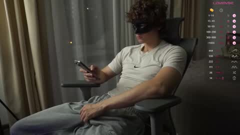 Snapshot of maestro3369 chatting on 28, 9, 2025 Mike XMaestro 3369 online show from 28, 9, 2025