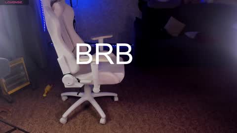 Maevee online show from 12, 2, 2025