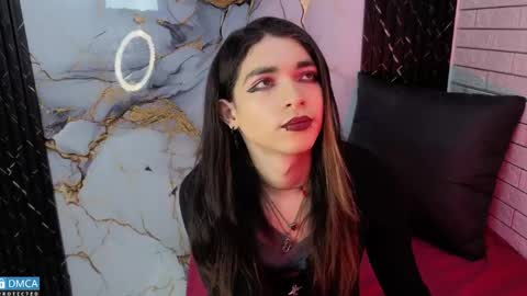 maevekuro online show from 15, 4, 2026