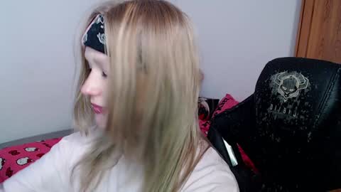 Snapshot of maggieswaggy chatting on 7, 2, 2025 Magdalene Swaggy online show from 7, 2, 2025