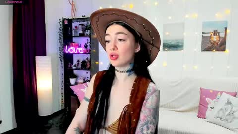 Snapshot of magic_alie chatting on 9, 1, 2025 Magic Allie online show from 9, 1, 2025