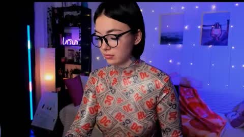 Snapshot of magic_alie chatting on 15, 12, 2025 Magic Allie online show from 15, 12, 2025