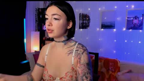 Snapshot of magic_alie chatting on 18, 12, 2025 Magic Allie online show from 18, 12, 2025