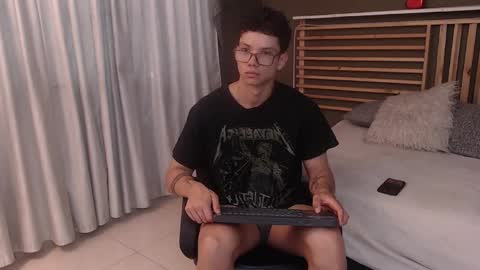 Snapshot of magic_boy01 chatting on 26, 11, 2025 Damian Rivers online show from 26, 11, 2025