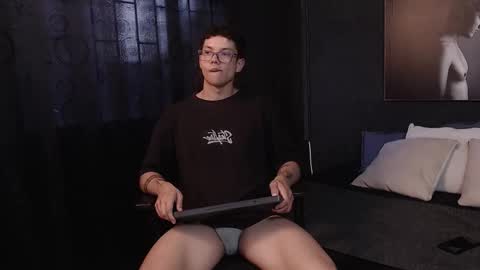 Snapshot of magic_boy01 chatting on 3, 12, 2025 Damian Rivers online show from 3, 12, 2025