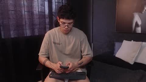 Snapshot of magic_boy01 chatting on 15, 12, 2025 Damian Rivers online show from 15, 12, 2025