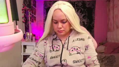 Claire online show from 11, 1, 2025