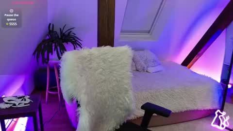 Zooey online show from 9, 1, 2025