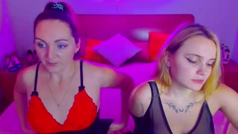 Snapshot of magiceyess chatting on 27, 12, 2024 Lili and Bella online show from 27, 12, 2024