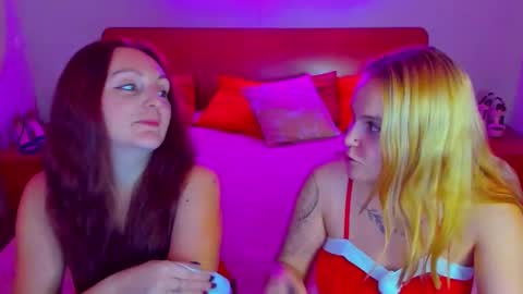 Snapshot of magiceyess chatting on 28, 12, 2024 Lili and Bella online show from 28, 12, 2024