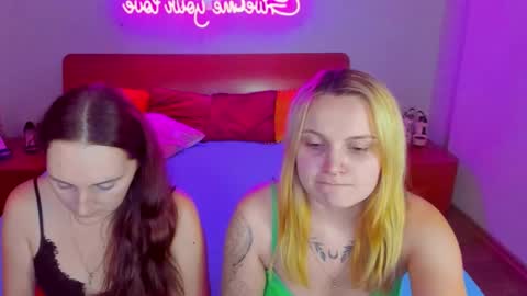 Snapshot of magiceyess chatting on 12, 1, 2025 Lili and Bella online show from 12, 1, 2025