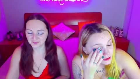 Snapshot of magiceyess chatting on 17, 1, 2025 Lili and Bella online show from 17, 1, 2025