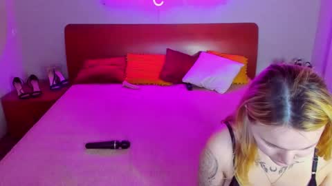 Snapshot of magiceyess chatting on 1, 2, 2025 Lili and Bella online show from 1, 2, 2025