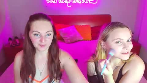 Snapshot of magiceyess chatting on 18, 2, 2025 Lili and Bella online show from 18, 2, 2025