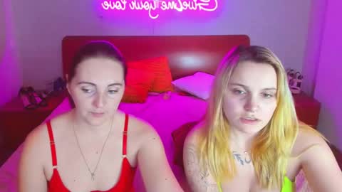 Snapshot of magiceyess chatting on 21, 2, 2025 Lili and Bella online show from 21, 2, 2025